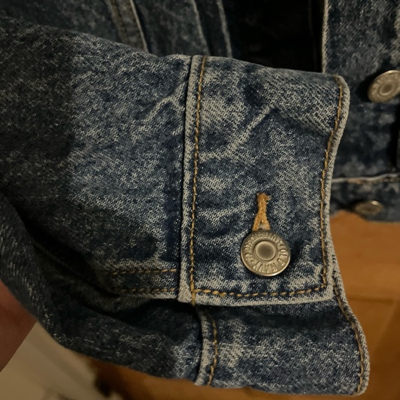 Old navy jean jacket like new! - Picture 4 of 4